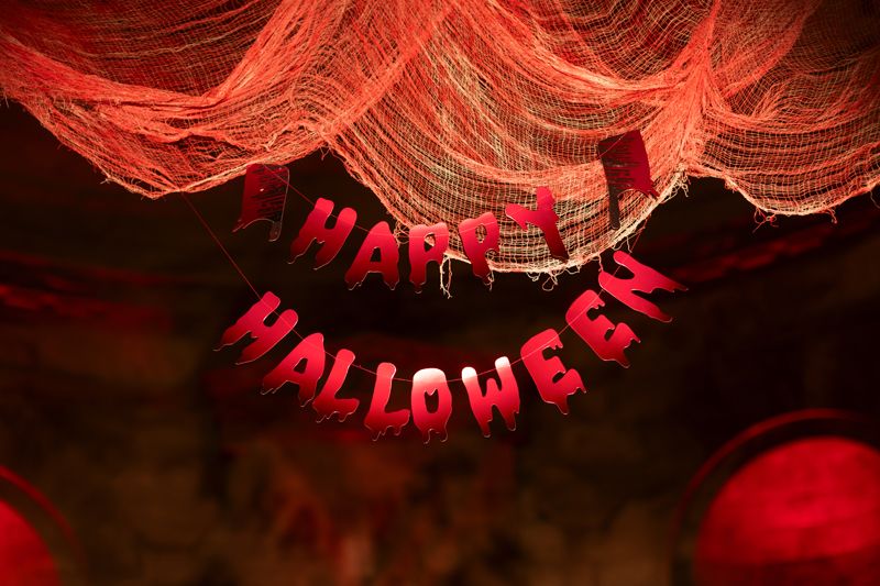 Happy Halloween-banner med kjøttøkser 120 cm