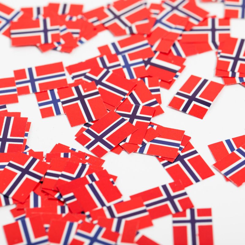 Bordkonfetti norske flagg – 150 stk